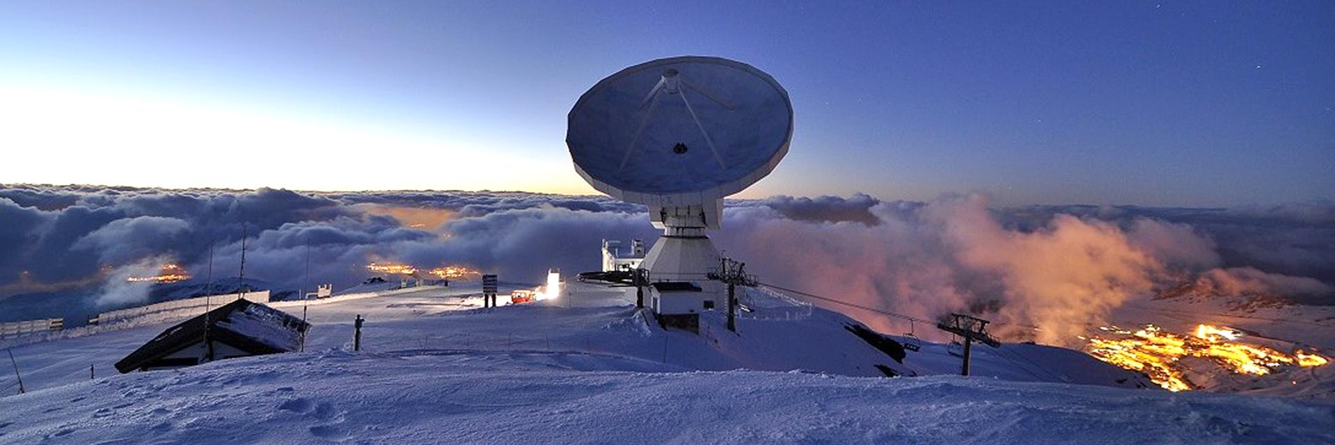Radiotelescopio 30 M del IRAM en el Pico Veleta (IRAM30m)