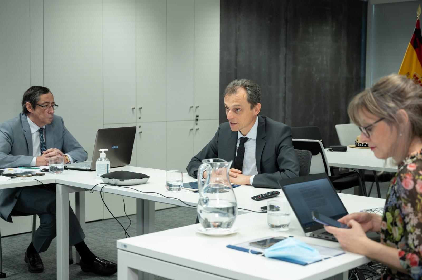 videoconferencia en el Consejo de Competitividad de la Unión Europea