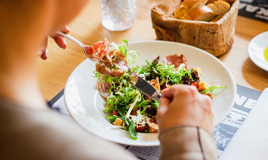 Imagen recurso de un plato de ensalada