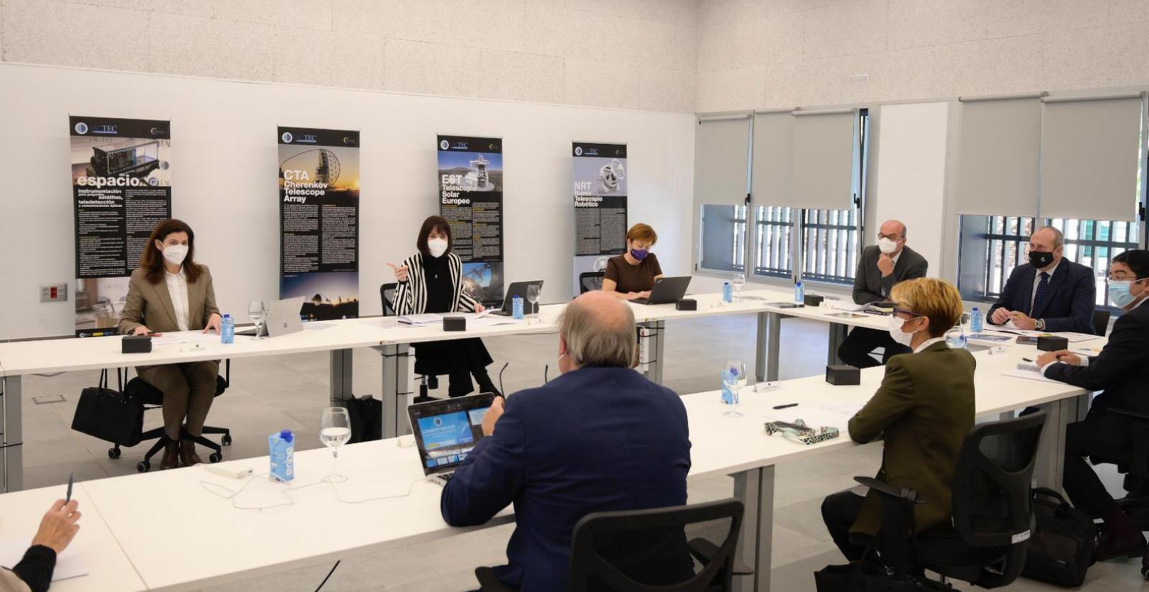 La ministra Diana Morant apuesta por aumentar la investigación en las Islas Canarias a través del IAC