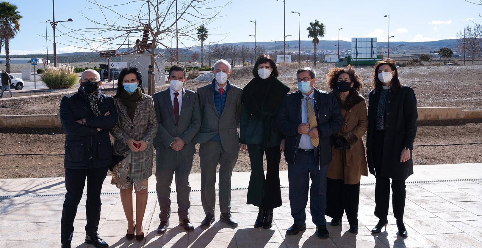 El Ministerio de Ciencia e Innovación y el Ayuntamiento de Escúzar firman el convenio de la cesión de terrenos para acoger el acelerador de partículas IFMIF-DONES