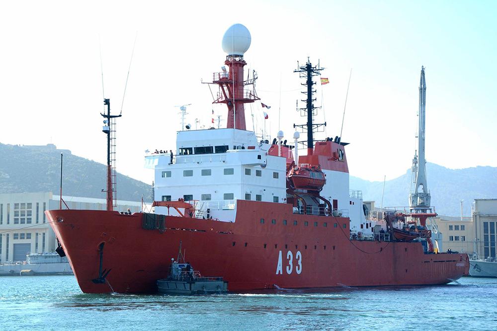 The oceanographic research vessel BIO Hespérides returns after completing the 37th Spanish Antarctic Expedition