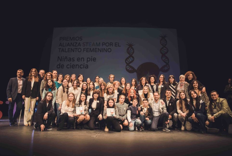 Diana Morant participa en la entrega de los Premios Alianza STEAM por el talento femenino